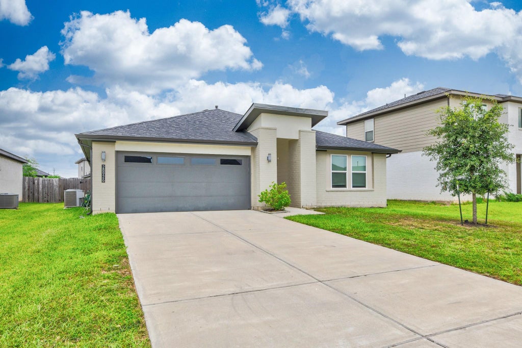 Photo of 28926 Yachting Point Lane, Katy, TX 77494 (MLS # 61820538)