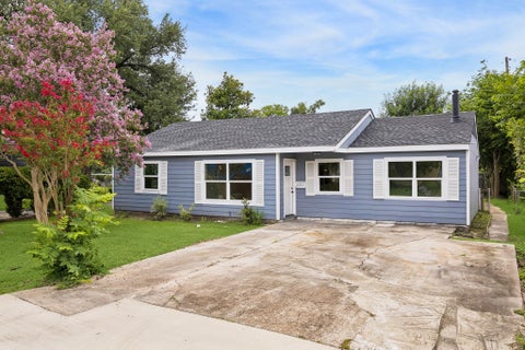Photo of 4311 Busiek Street, Houston, TX 77022 (MLS # 13212709)