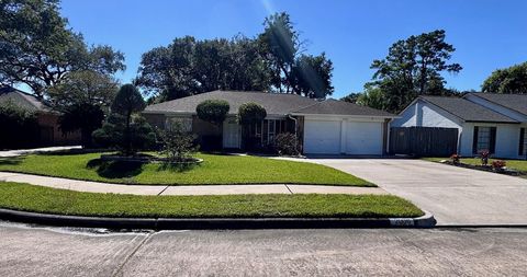 Photo of 2006 Seagate Lane, Houston, TX 77062 (MLS # 53454257)