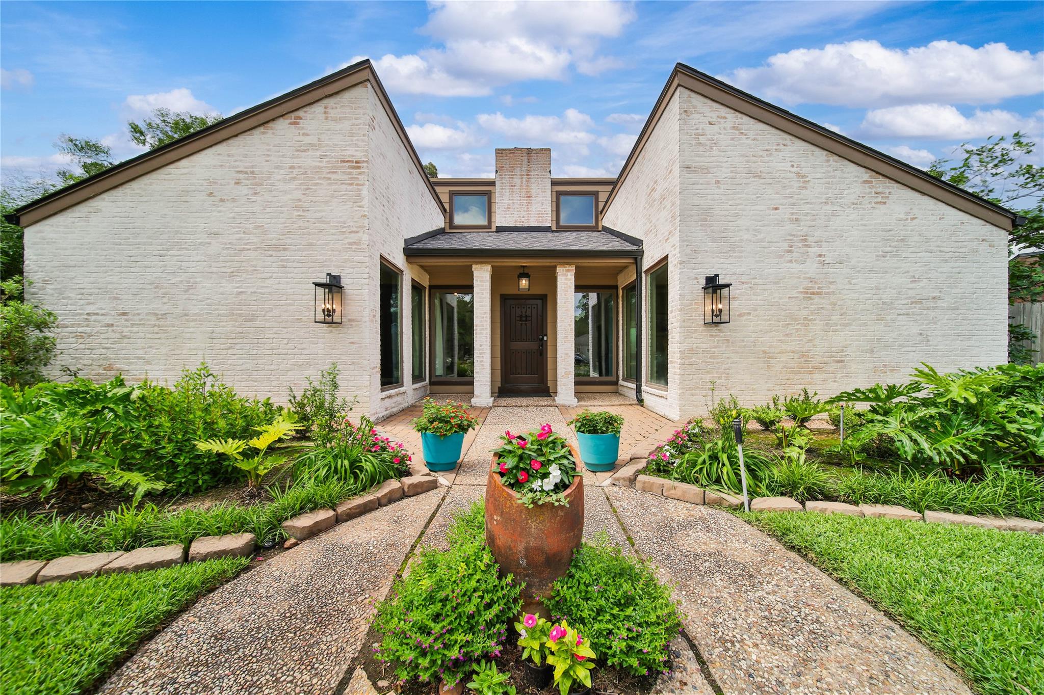 702 Calthorte Court