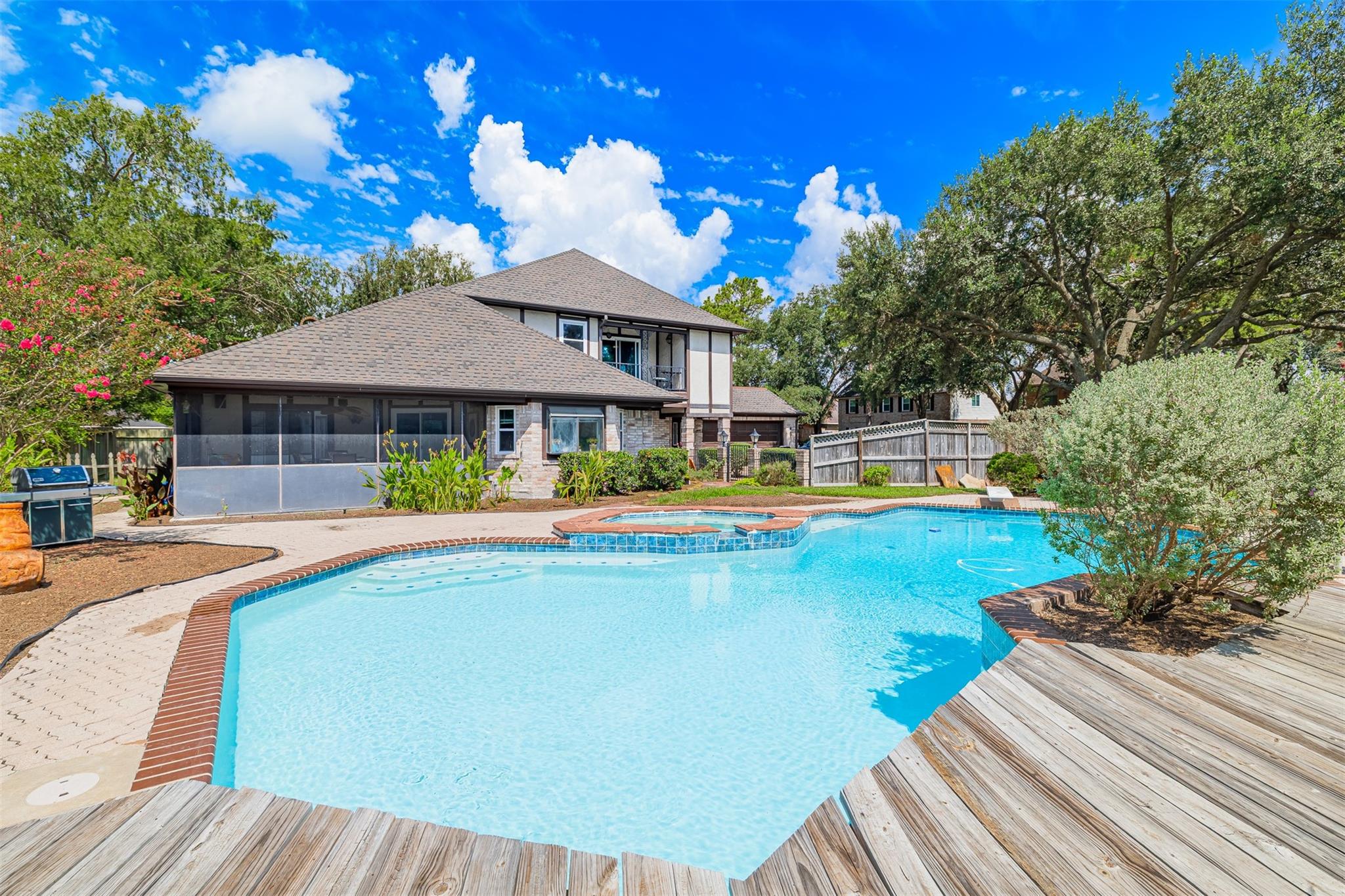 20207 Hampshire Rocks Drive