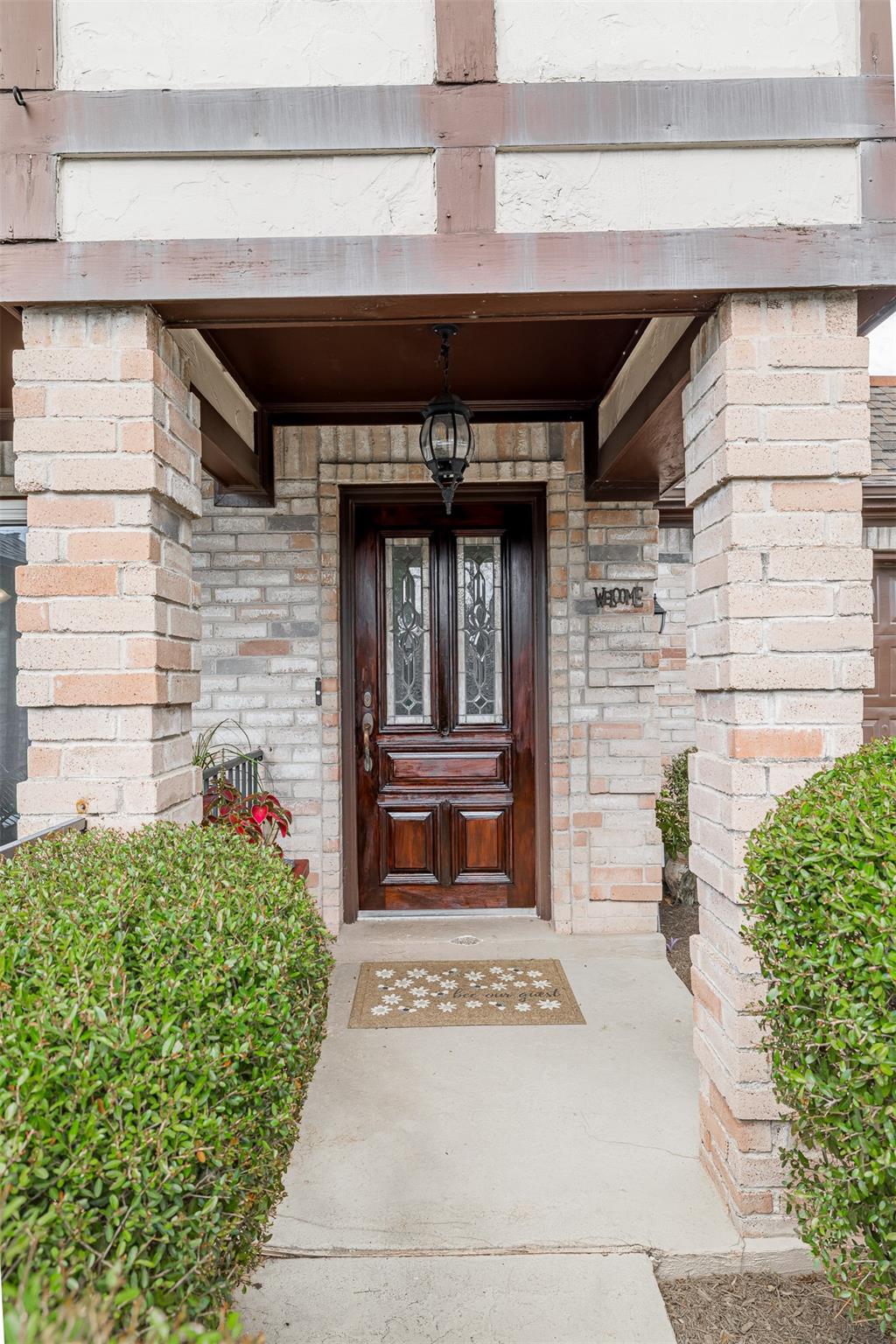 20207 Hampshire Rocks Drive