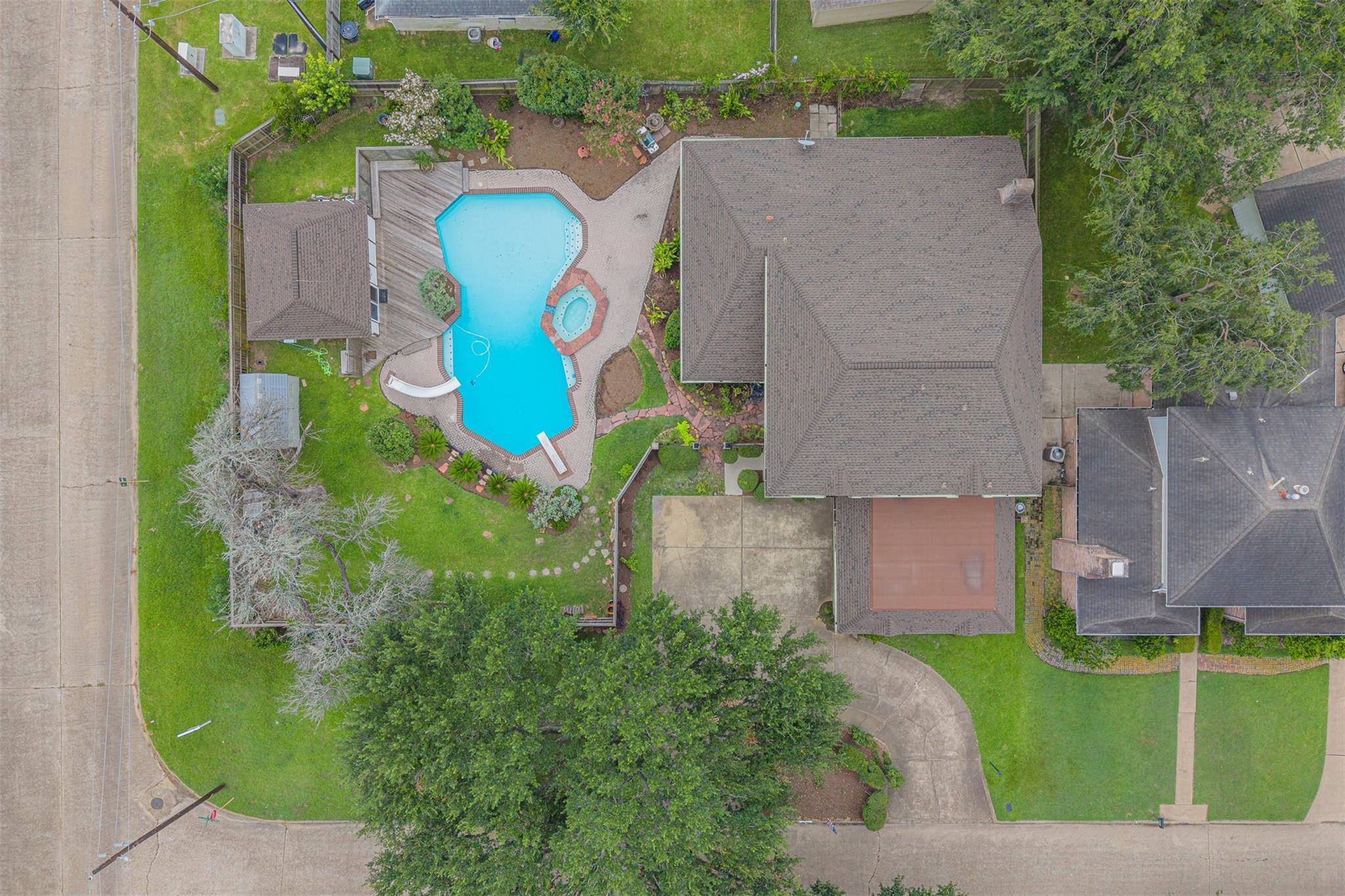 20207 Hampshire Rocks Drive