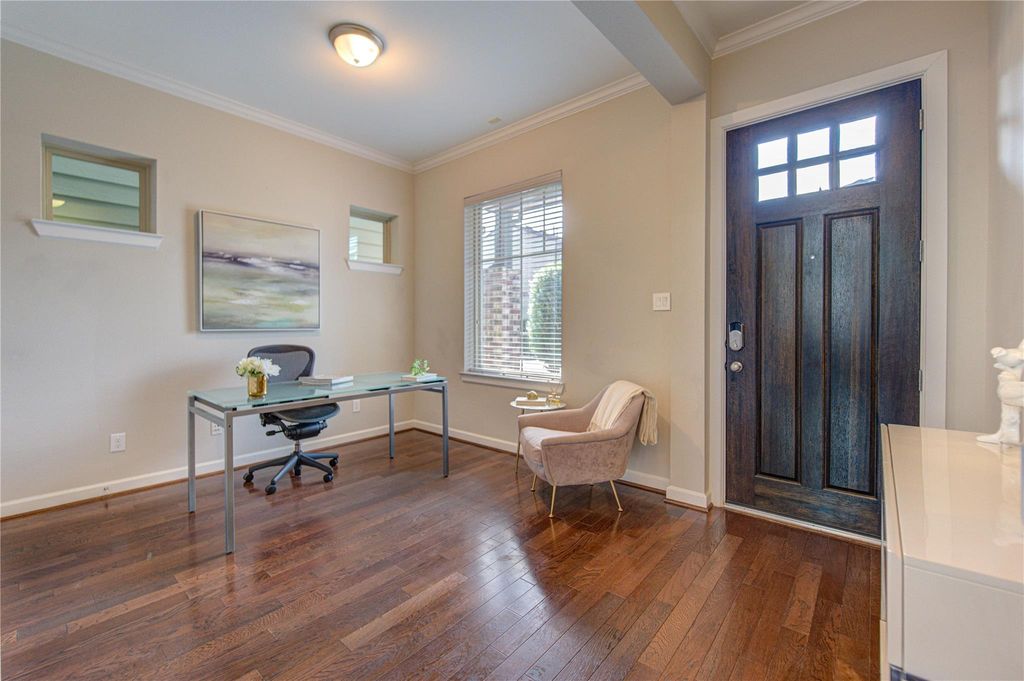 Photo of 8812 Narrow Leaf Street, Houston, TX 77080 (MLS # 92095432)