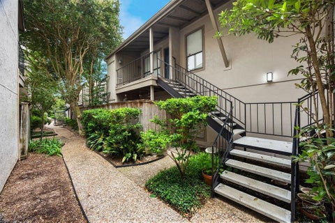 Condo For Sale - 5711 Sugar Hill Drive #32<br/> Harris County, Houston, TX 77057