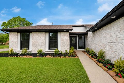 Photo of 2503 Buffalo Trail, Sugar Land, TX 77479 (MLS # 2062713)