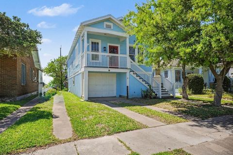 Photo of 4213 Avenue T 1/2, Galveston, TX 77550 (MLS # 79045354)