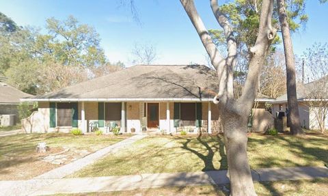 Photo of 1004 Candlelight Lane, Houston, TX 77018 (MLS # 43838427)