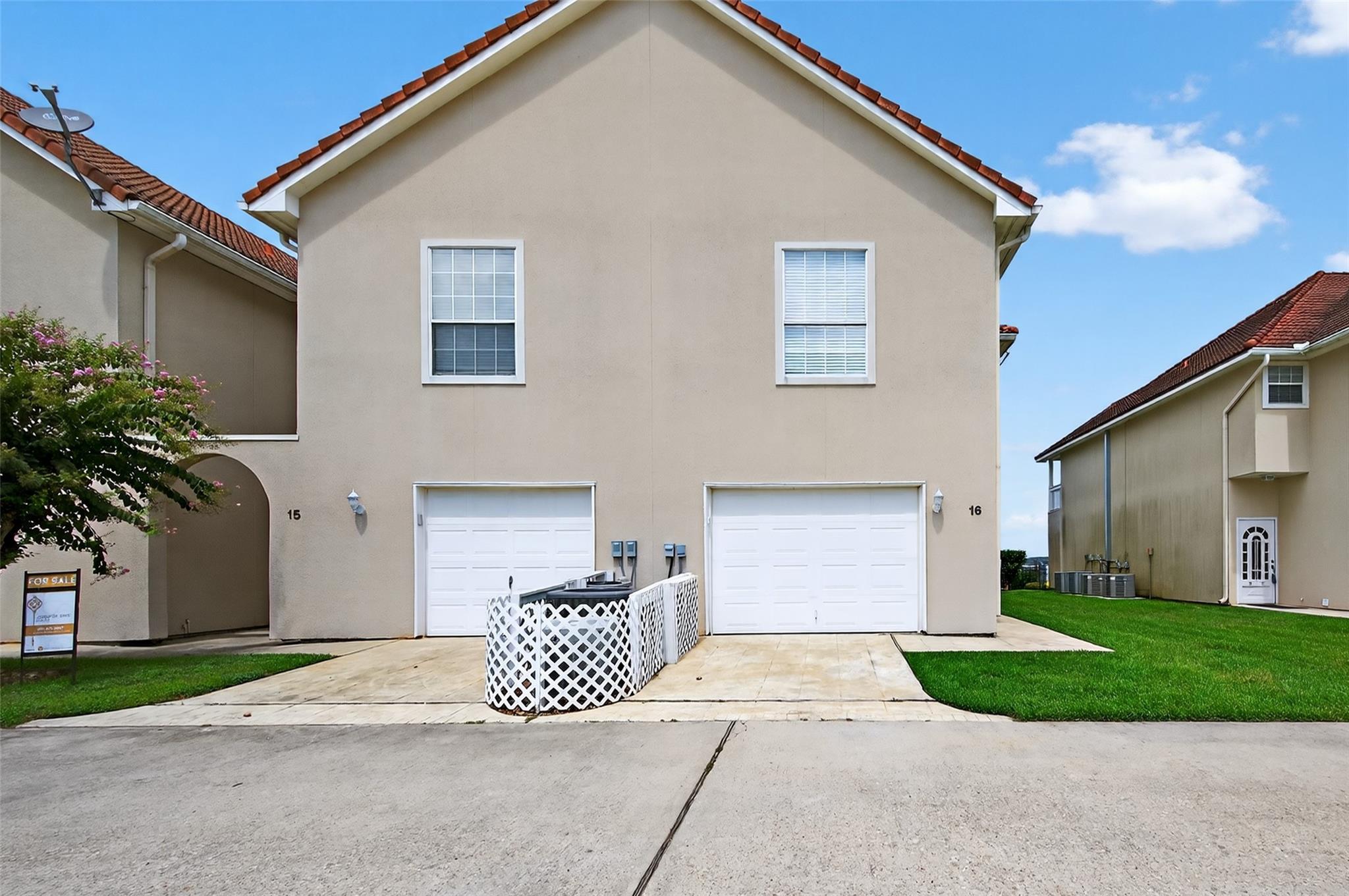 16 Regency Point