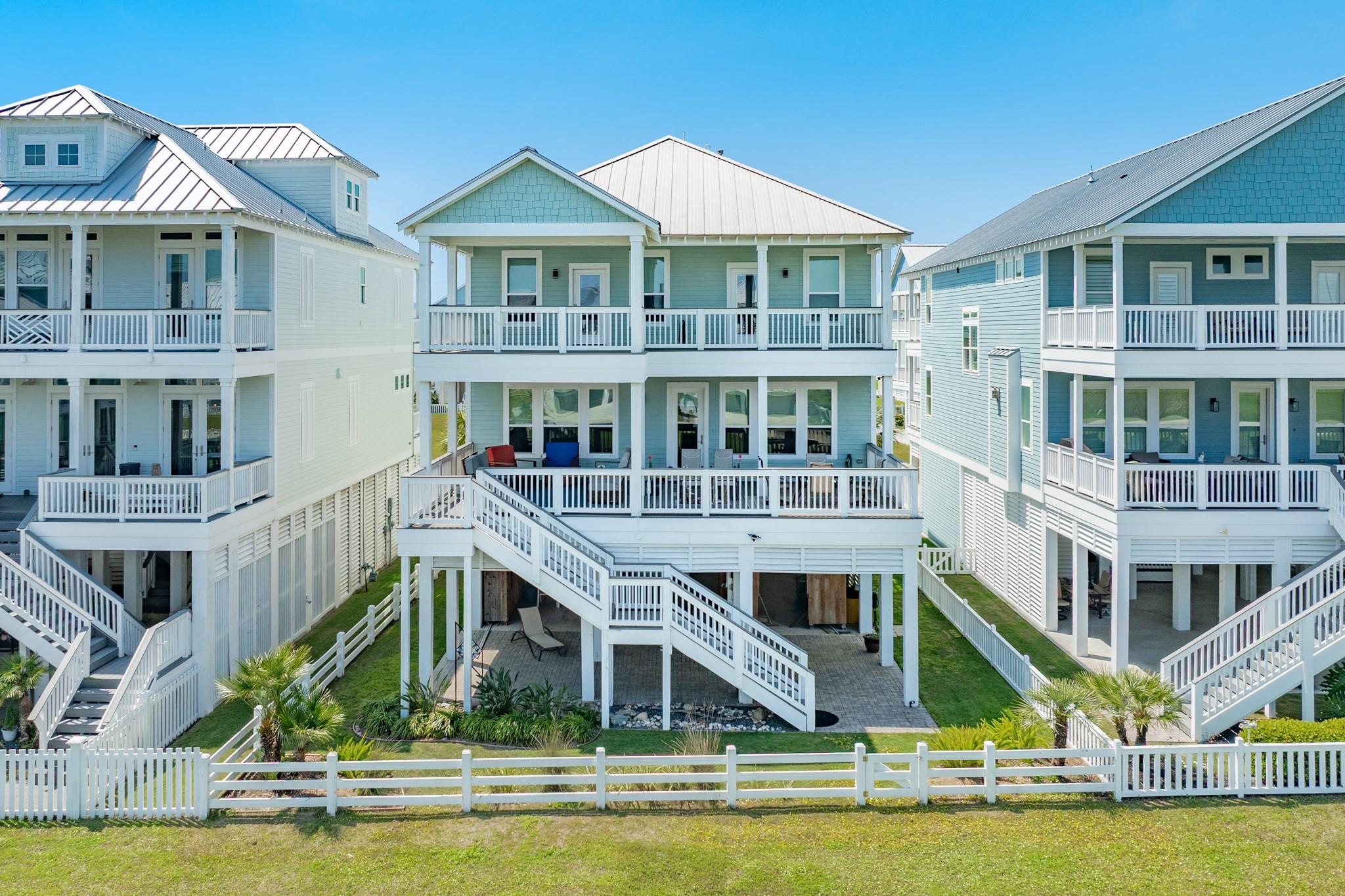 3827 Sea Breeze Lane