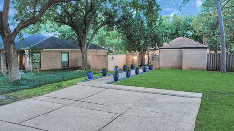 Photo of 15707 Steamboat Lane, Houston, TX 77079 (MLS # 61964150)