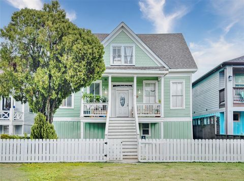 Photo of 1917 Avenue M 1/2, Galveston, TX 77550 (MLS # 24352690)