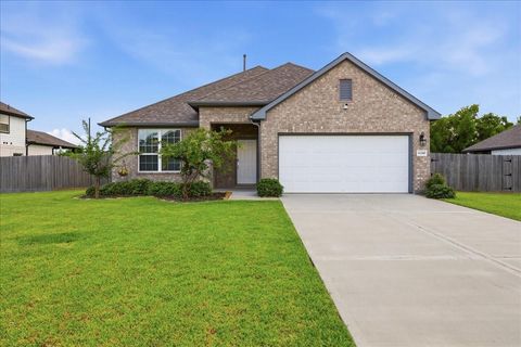 Photo of 11210 Youngquist Drive, Mont Belvieu, TX 77535 (MLS # 58072344)