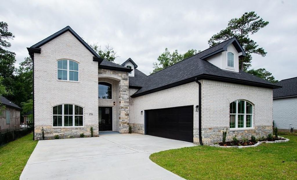 Photo of 216 Monterrey Road W, Montgomery, TX 77356 (MLS # 38789923)