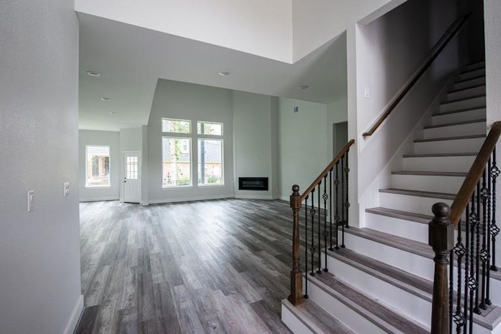 Photo of 216 Monterrey Road W, Montgomery, TX 77356 (MLS # 38789923)