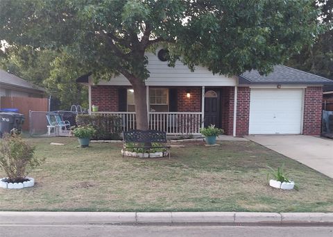 Photo of 933 Valentine Avenue, Waco, TX 76706 (MLS # 36234143)