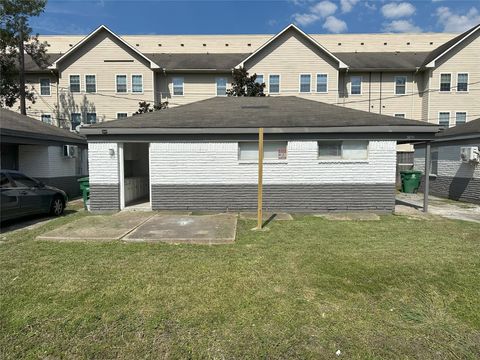 Photo of 3839 Mount Pleasant St, Houston, TX 77021 (MLS # 55045865) Photo of 3839 Mount Pleasant St, Houston, TX 77021 (MLS # 55045865)