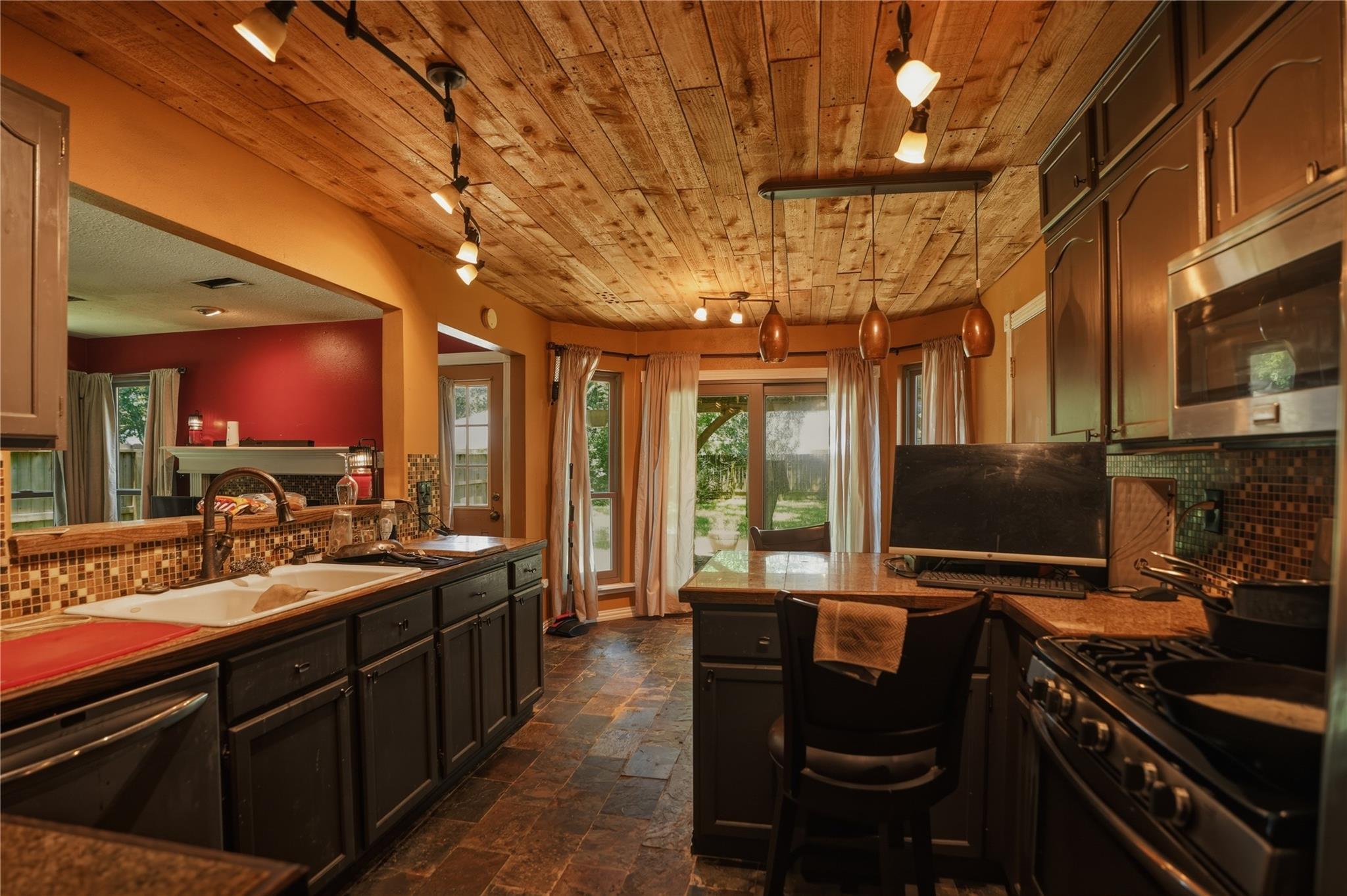2823 Cocona Lane