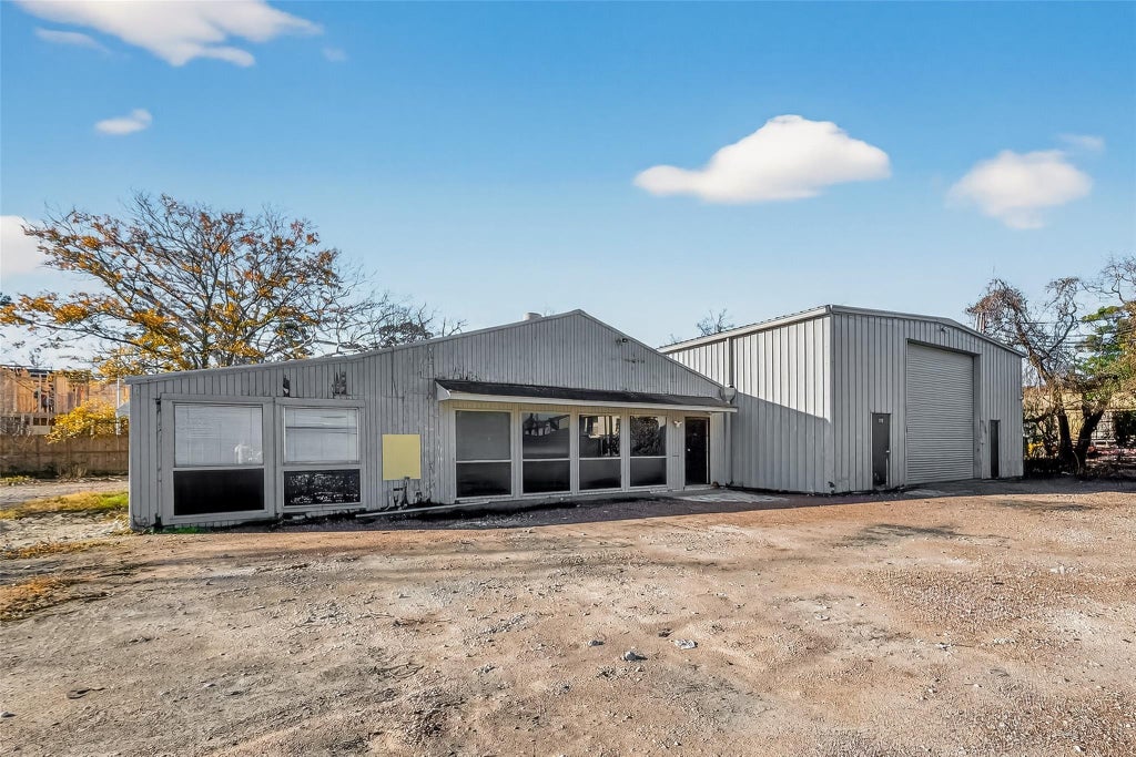 Photo of 901 Marcella Street, Houston, TX 77091 (MLS # 65655137)
