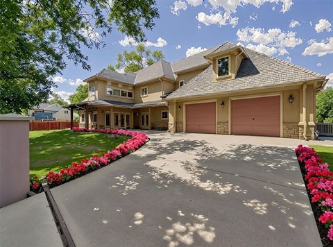 2401 Conastoga Court Conroe TX 77384