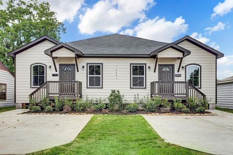 Photo of 10401 Cathedral Drive, Houston, TX 77051 (MLS # 33542804) Photo of 10401 Cathedral Drive, Houston, TX 77051 (MLS # 33542804)