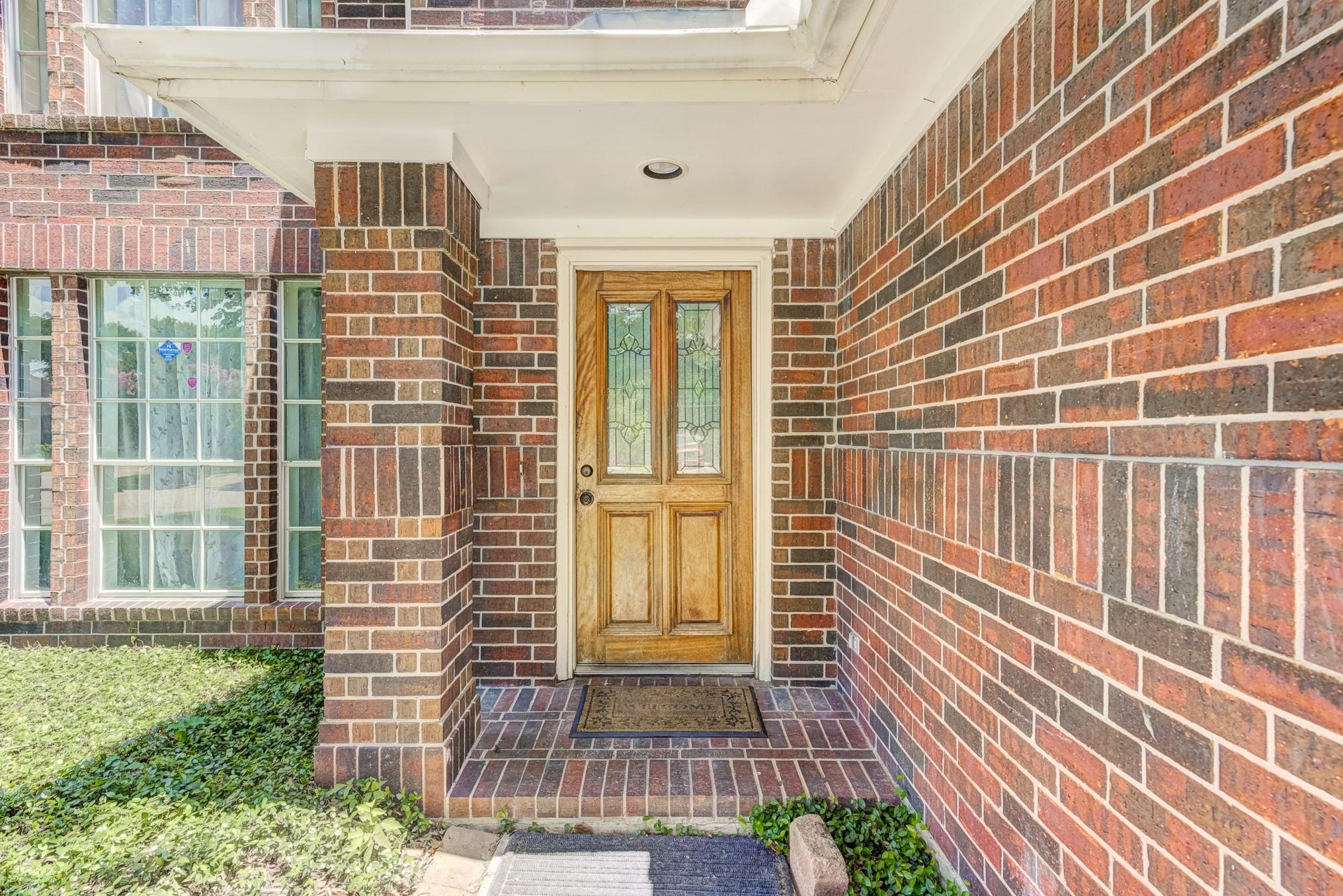 6826 River Bluff Drive