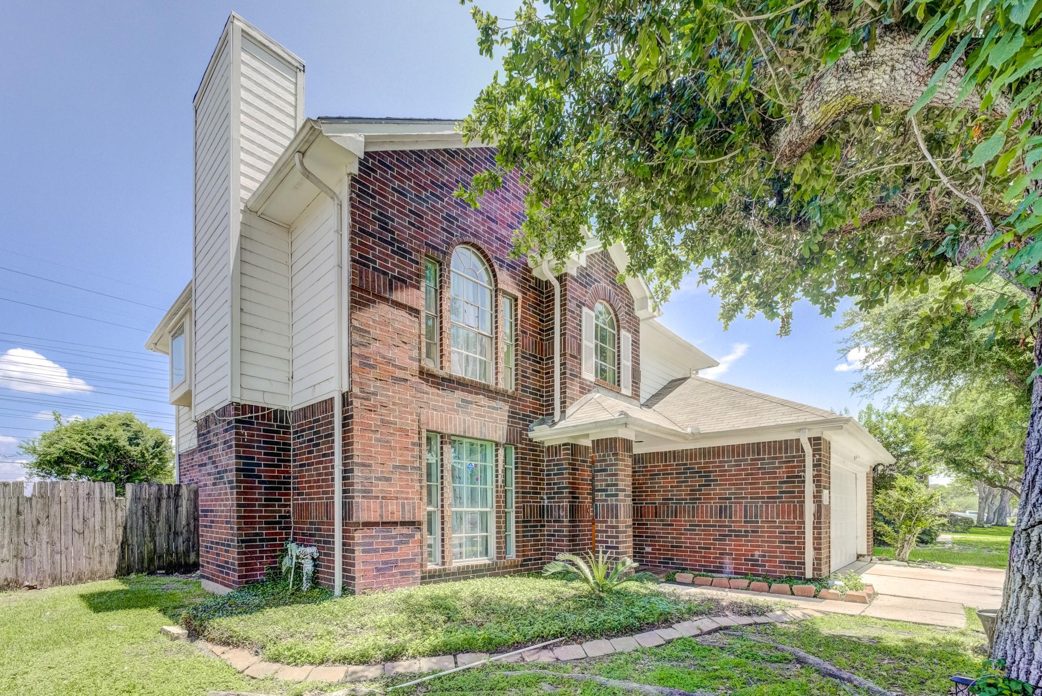6826 River Bluff Drive