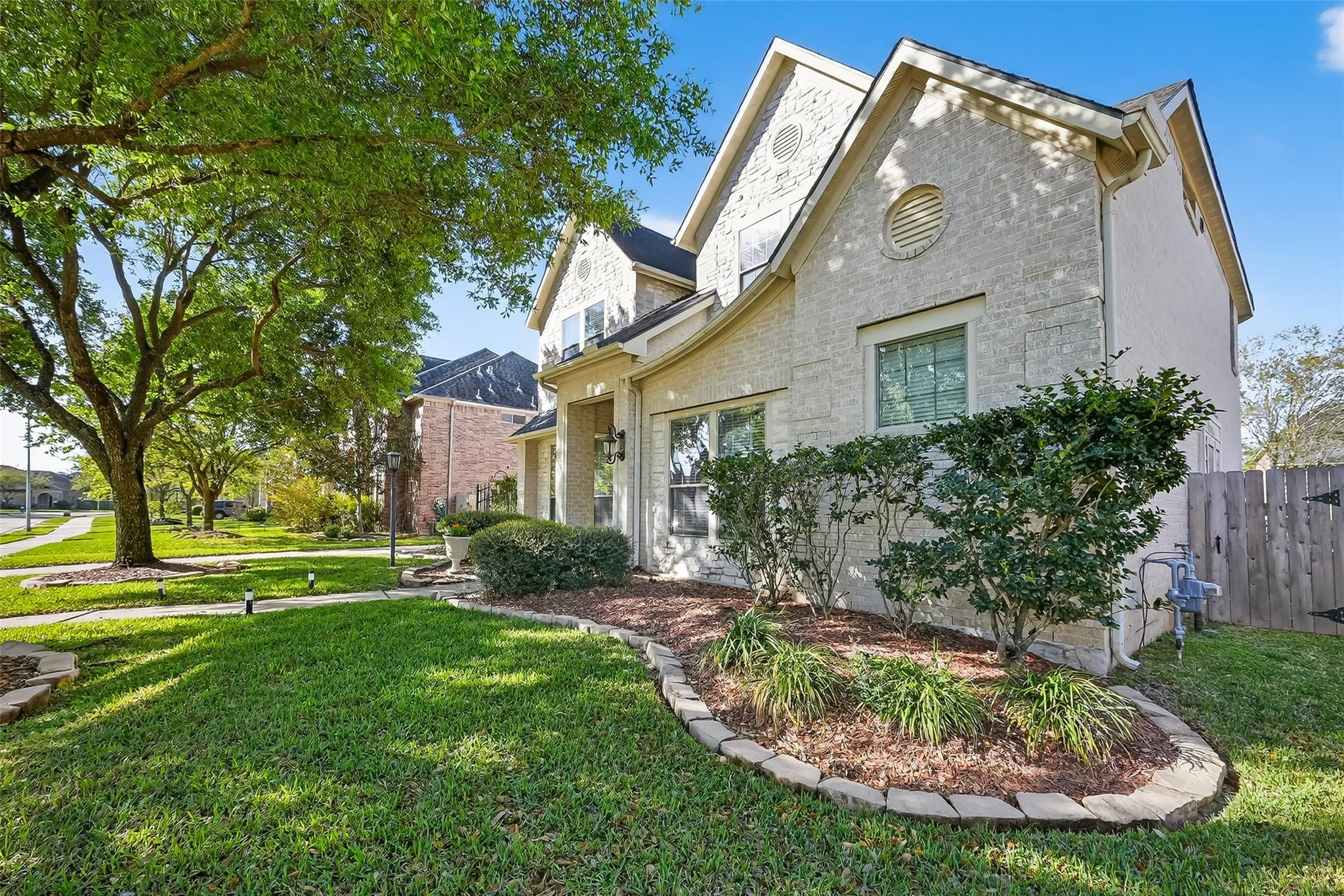 5719 Grandwood Lane