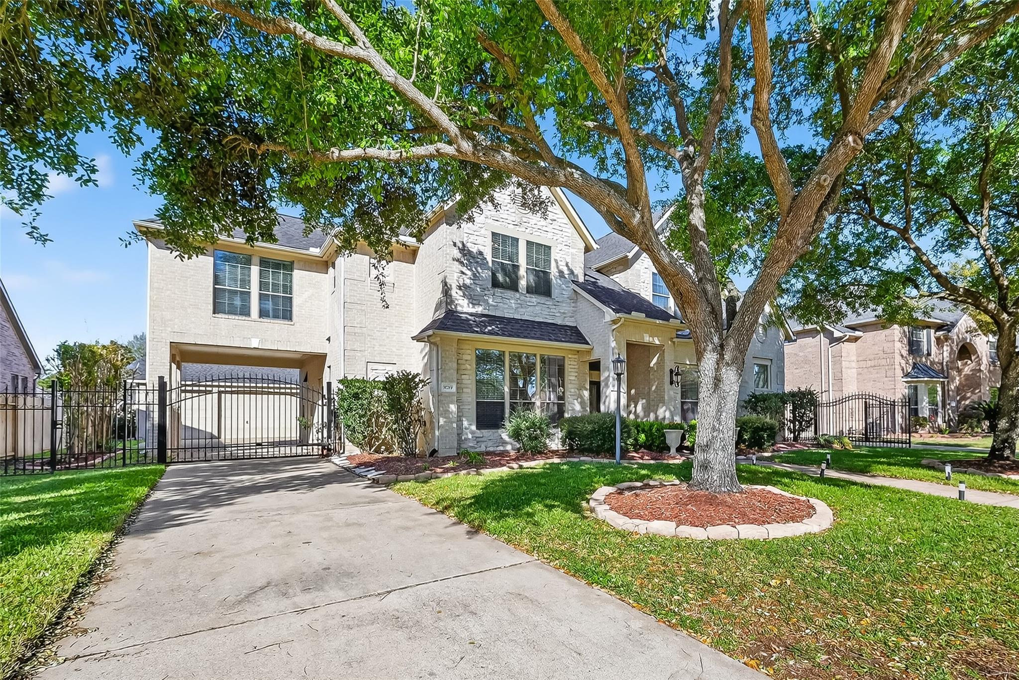 5719 Grandwood Lane