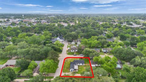 Photo of 1300 Brazos Street St, Rosenberg, TX 77471 (MLS # 85469405)
