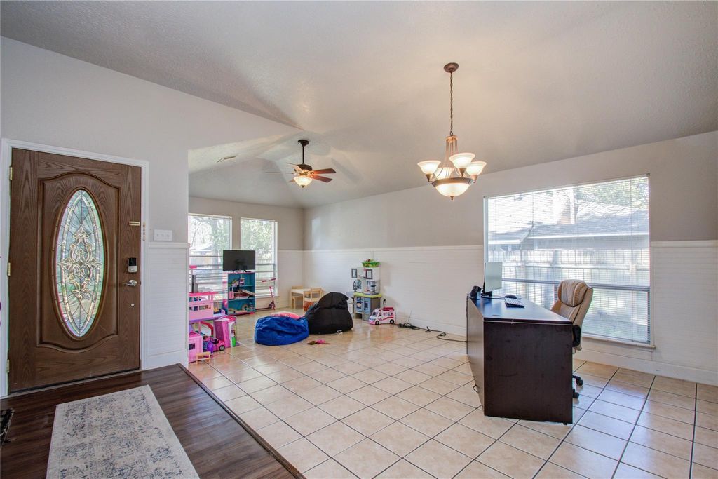 Photo of 5010 Village Springs Drive, Houston, TX 77339 (MLS # 26879767)