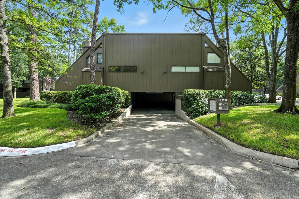 Photo of 171 Litchfield Lane, Houston, TX 77024 (MLS # 81229804)