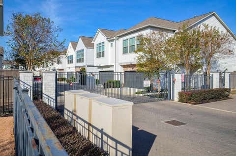 Photo of 1103 Fuschia Road, Houston, TX 77055 (MLS # 93393674)