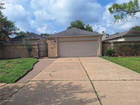 Photo of 4030 Knoll Glen Drive, Houston, TX 77082 (MLS # 59760428)