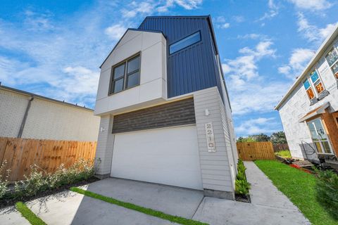 Photo of 2210 Diagonal Lane, Houston, TX 77051 (MLS # 49782239)