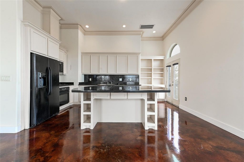 Photo of 5801 Winsome Lane #301, Houston, TX 77057 (MLS # 16222826)