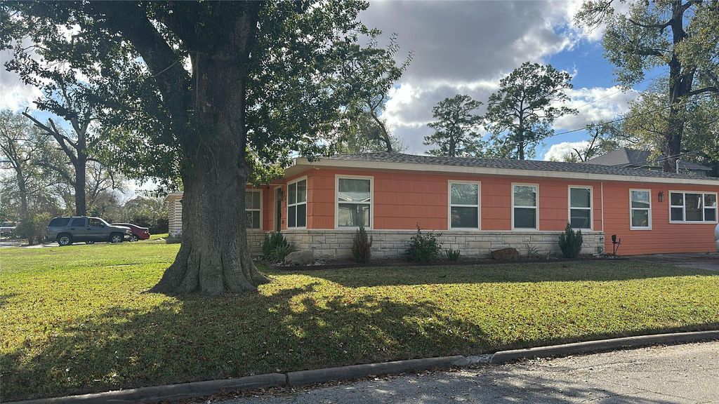 Photo of 5602 Tallow Lane, Houston, TX 77021 (MLS # 93130452)