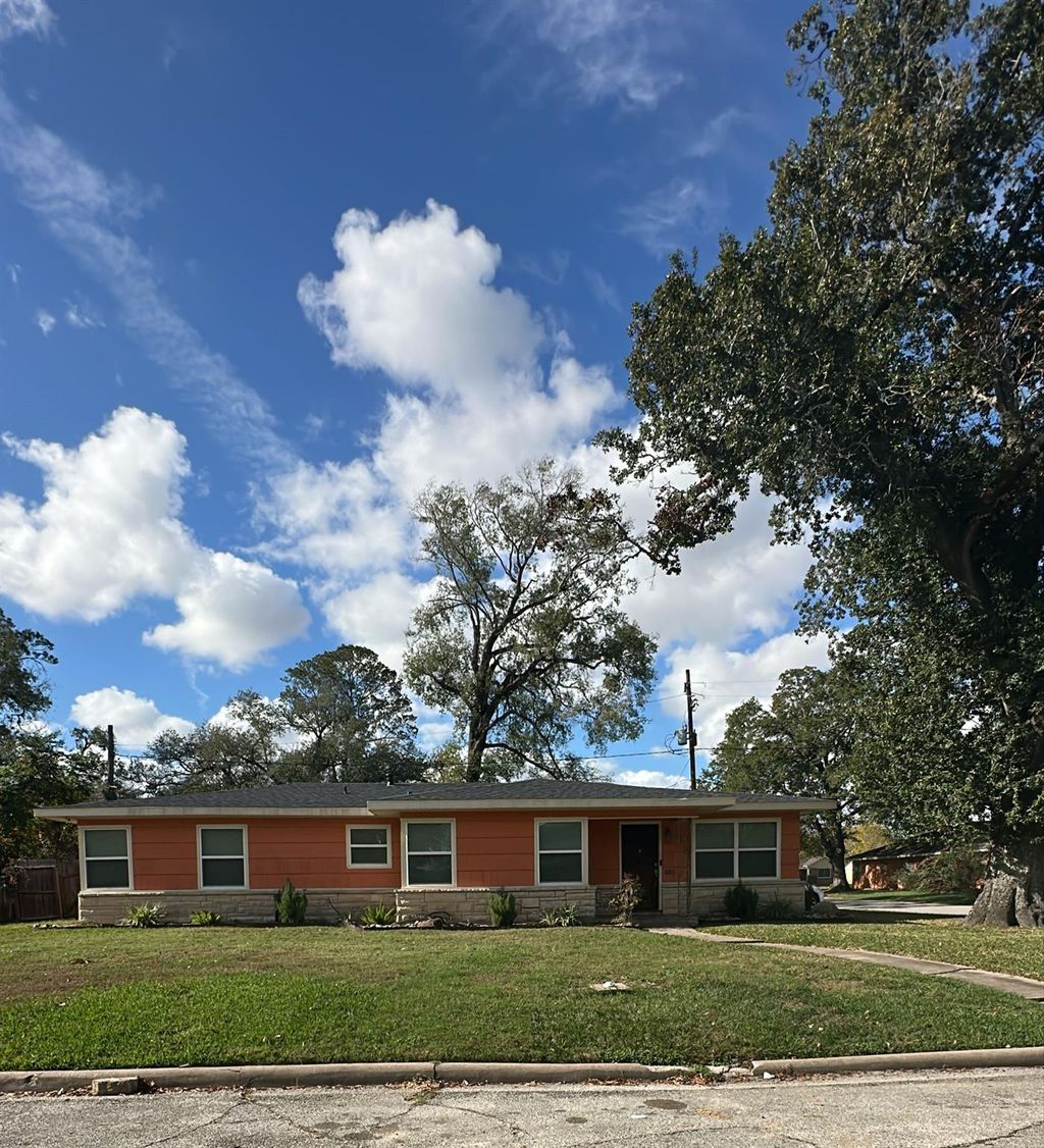 Photo of 5602 Tallow Lane, Houston, TX 77021 (MLS # 93130452)