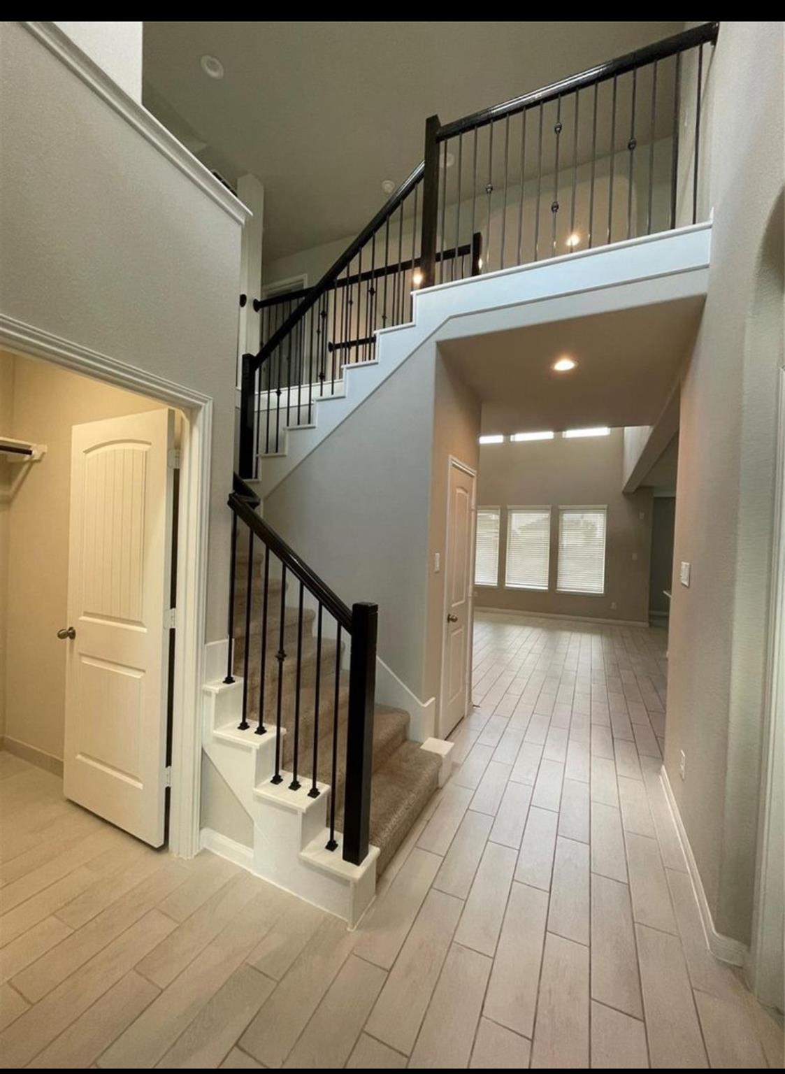 60 Indian Wells Drive