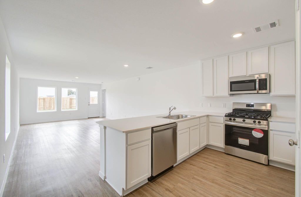 Photo of 248 Dallas Drive, Angleton, TX 77515 (MLS # 88738380)