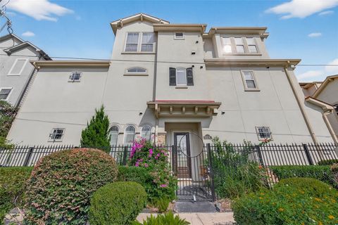 Photo of 931 W 23rd Street #K, Houston, TX 77008 (MLS # 37434599) Photo of 931 W 23rd Street #K, Houston, TX 77008 (MLS # 37434599)