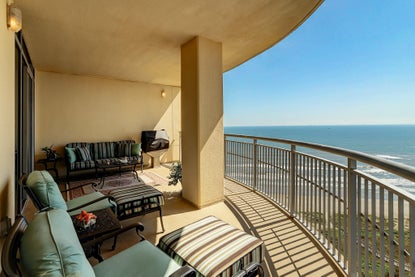 801 E Beach Dr Unit BC1810 – Investment Home