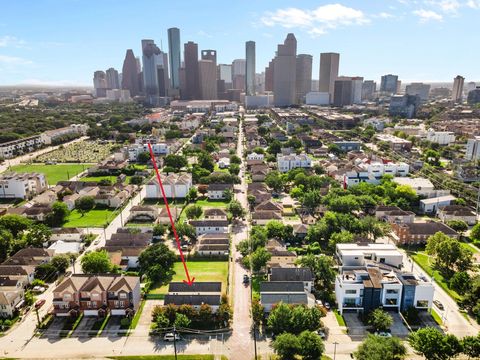 Photo of 1620 Andrews Street, Houston, TX 77019 (MLS # 7093236)