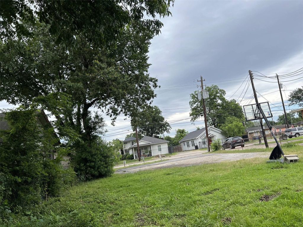 Photo of 4416 Lyons Avenue, Houston, TX 77020 (MLS # 37405569)