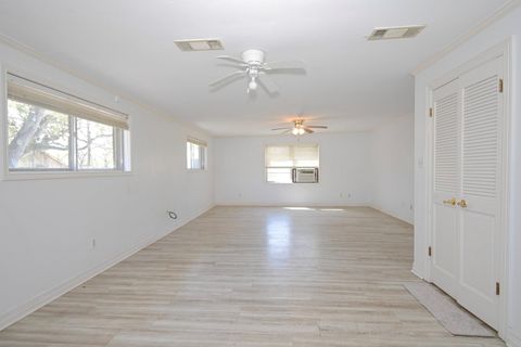 Tiny photo for 2801 Avenue I, Bay City, TX 77414 (MLS # 19049627)