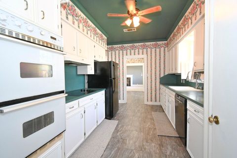 Tiny photo for 2801 Avenue I, Bay City, TX 77414 (MLS # 19049627)