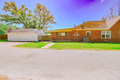 Tiny photo for 2801 Avenue I, Bay City, TX 77414 (MLS # 19049627)