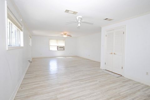 Tiny photo for 2801 Avenue I, Bay City, TX 77414 (MLS # 19049627)