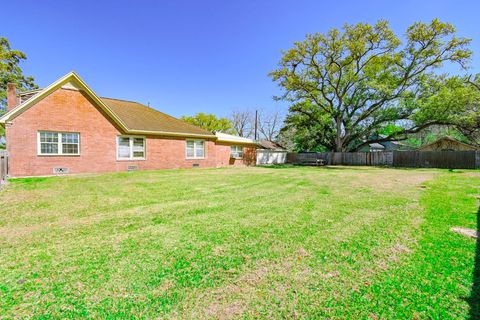 Tiny photo for 2801 Avenue I, Bay City, TX 77414 (MLS # 19049627)