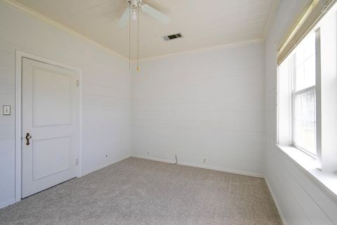 Tiny photo for 2801 Avenue I, Bay City, TX 77414 (MLS # 19049627)